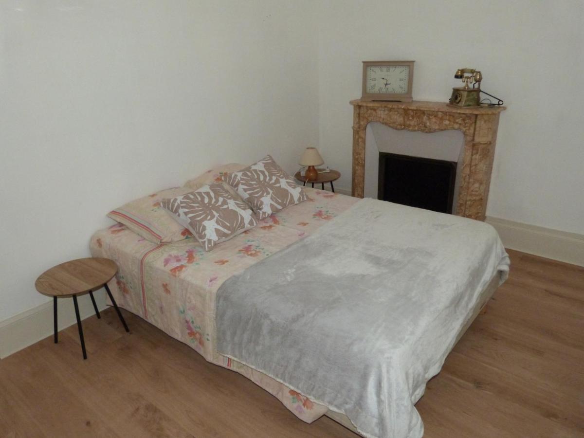 Le Compostelle Apartment Issoudun Luaran gambar