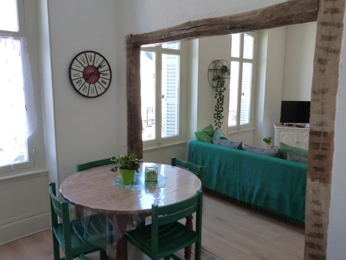 Le Compostelle Apartment Issoudun Luaran gambar